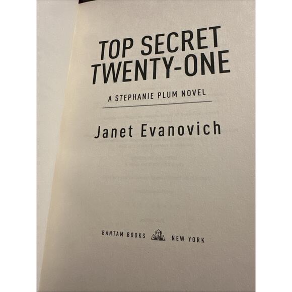 Top Secret Twenty-One by JANET EVANOVICH -SIGNED- - Picture 4 of 8